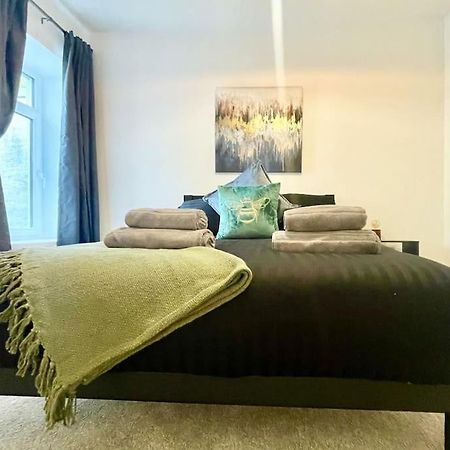 Cozy & Spacious 3-Bedroom Home By Tailored Accommodation Swansea Exterior foto