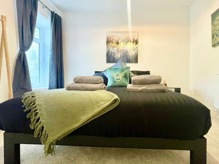 Cozy & Spacious 3-Bedroom Home By Tailored Accommodation Swansea Exterior foto